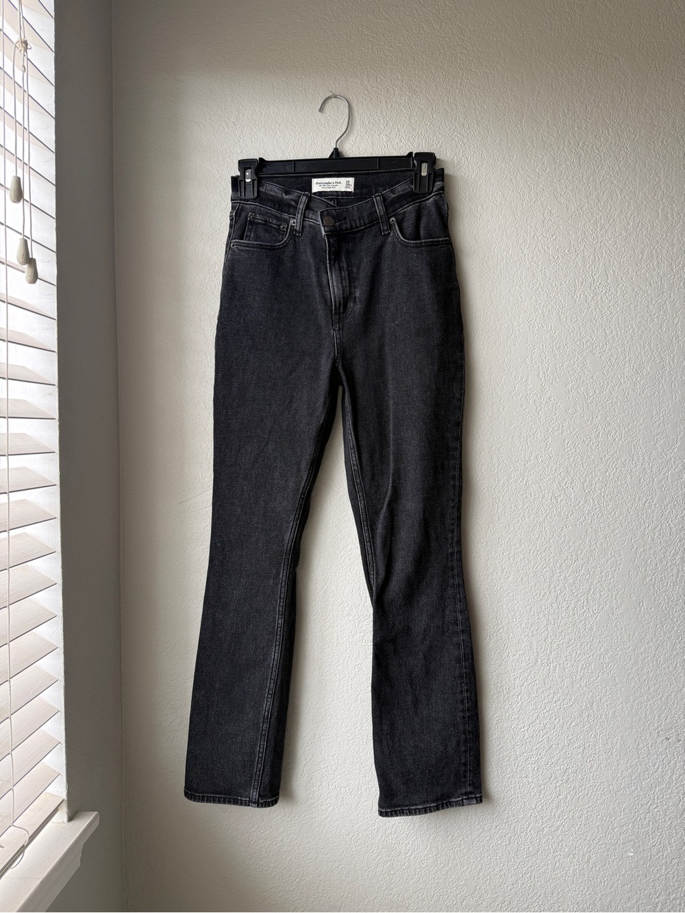 Abercrombie & Fitch Black Straight-Leg Women's Jeans